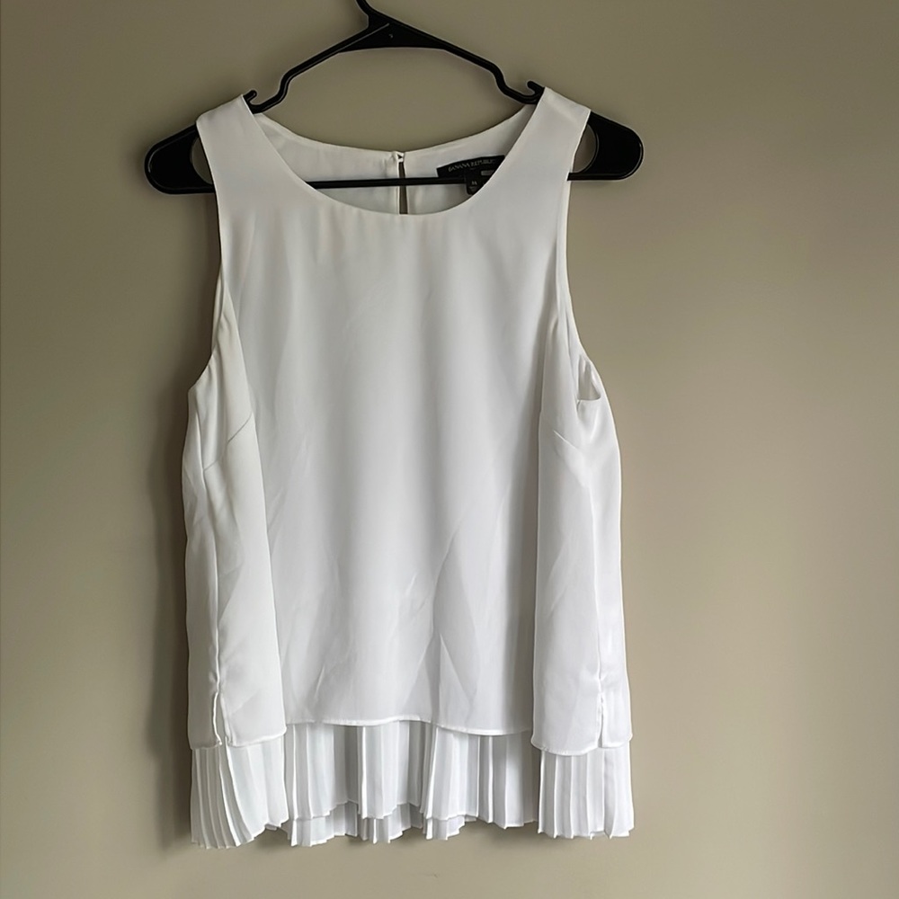 Banana Republic Factory White Layered